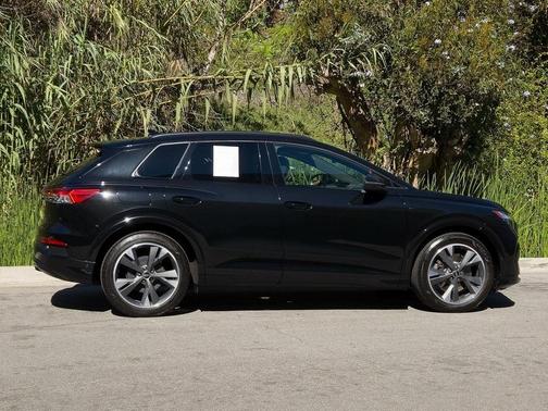 2024 Audi Q4 e-tron 55 quattro Premium