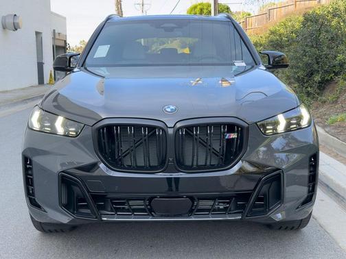 2026 BMW X5 M60i