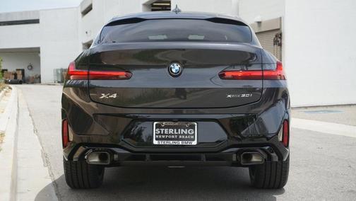 2025 BMW X4 xDrive30i