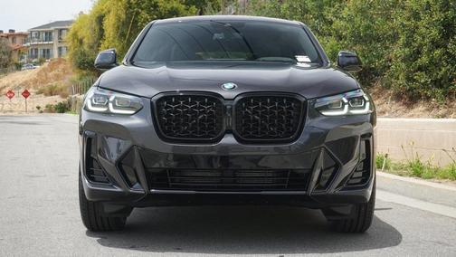 2025 BMW X4 xDrive30i
