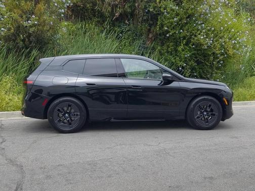 2026 BMW iX xDrive45