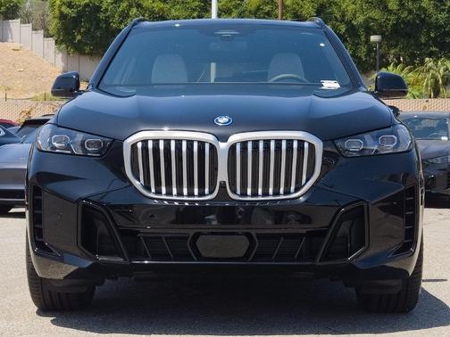 Black Sapphire Metallic 2026 BMW X5 PHEV xDrive50e