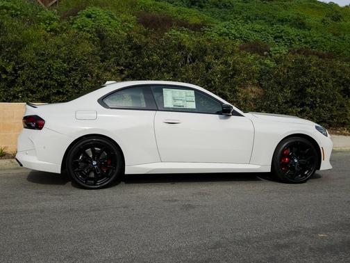 2026 BMW M240 i xDrive