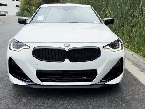 2026 BMW M240 i xDrive