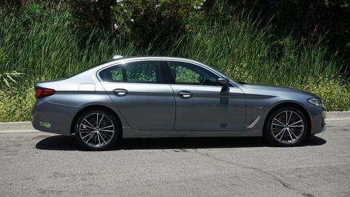 2022 BMW 530e 530e