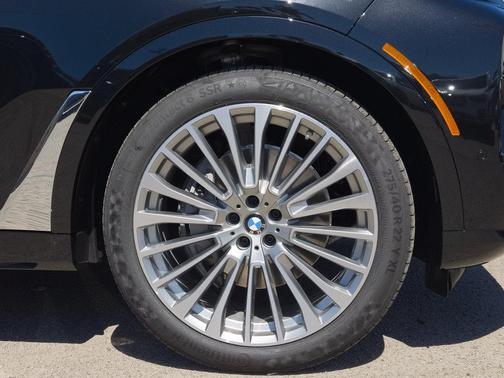 Black Sapphire Metallic 2027 BMW X7 xDrive40i