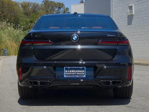 2025 BMW 760 760i xDrive
