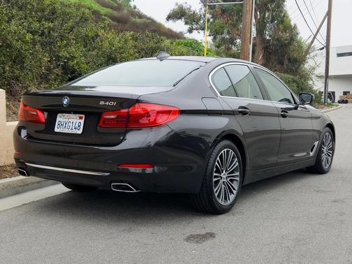 2019 BMW 540 i