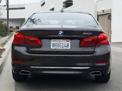 2019 BMW 540 i