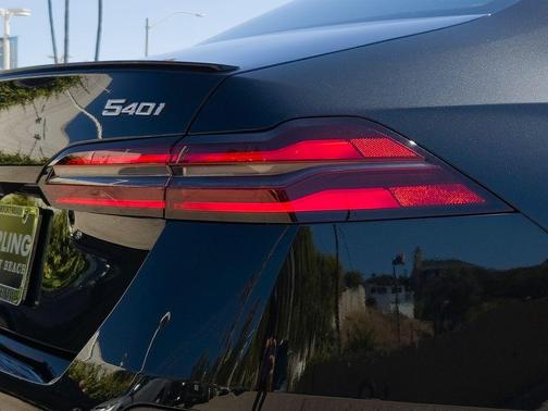 Black Sapphire Metallic 2026 BMW 540 i xDrive