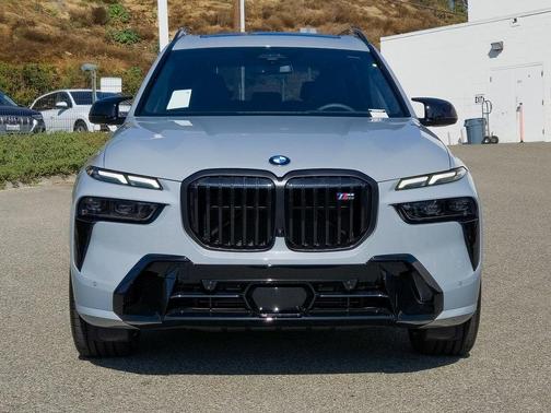 2026 BMW X7 M60i