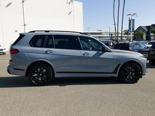 2026 BMW X7 M60i