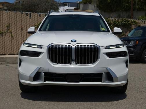 Alpine White 2024 BMW X7 xDrive40i