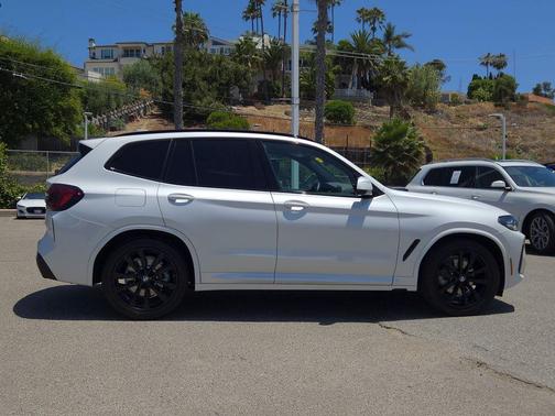Mineral White Metallic 2023 BMW X3 sDrive30i