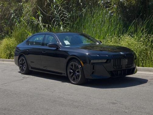 2025 BMW 760 760i xDrive