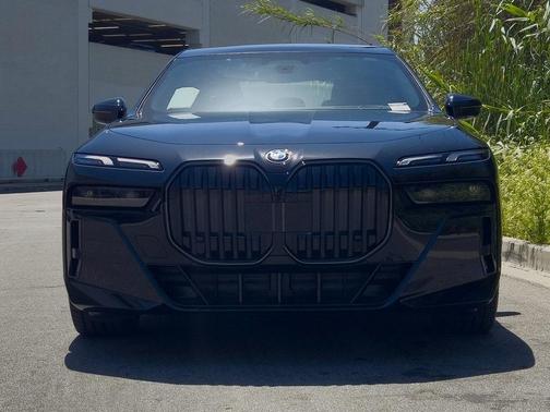 2025 BMW 760 760i xDrive
