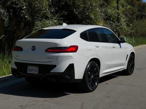 2024 BMW X4 xDrive30i