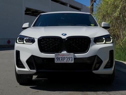 2024 BMW X4 xDrive30i