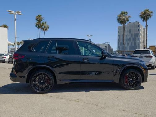 Black Sapphire Metallic 2026 BMW X5 M Competition