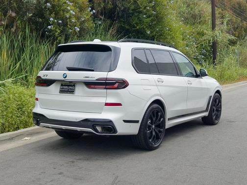 2025 BMW X7 xDrive40i