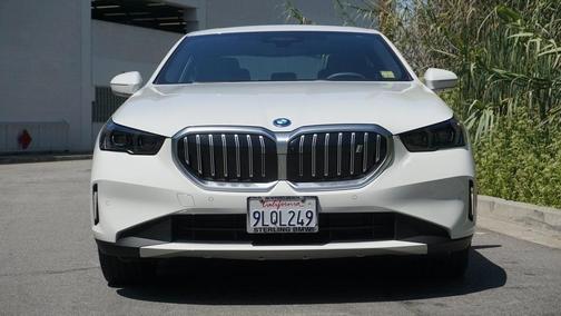 2024 BMW i5 eDrive40