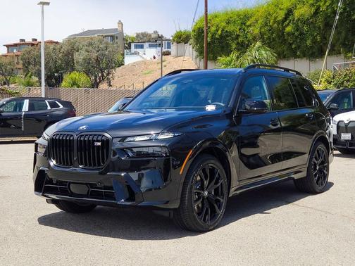 Black Sapphire Metallic 2027 BMW X7 M60i