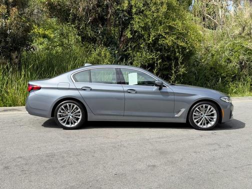2022 BMW 530 i xDrive