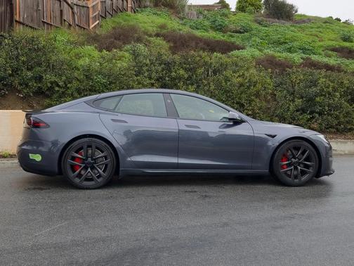 2023 Tesla Model S Plaid