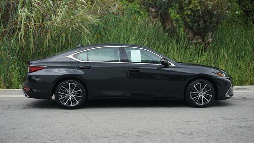 2022 Lexus ES 350 Base