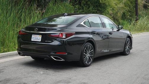 2022 Lexus ES 350 Base