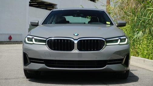 2022 BMW 540 i