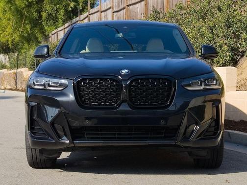 2023 BMW X4 xDrive30i
