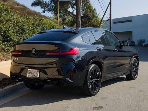 2023 BMW X4 xDrive30i