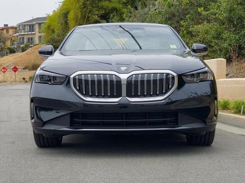 2025 BMW 540 i xDrive