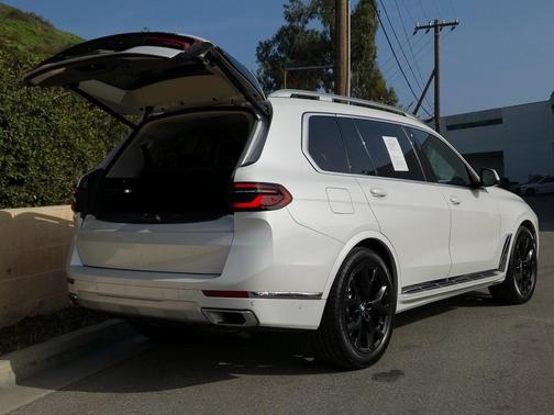 2024 BMW X7 xDrive40i