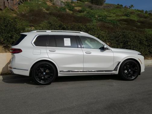 2024 BMW X7 xDrive40i