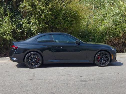 2025 BMW 230 i