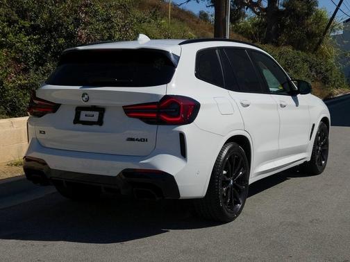 2023 BMW X3 M40i