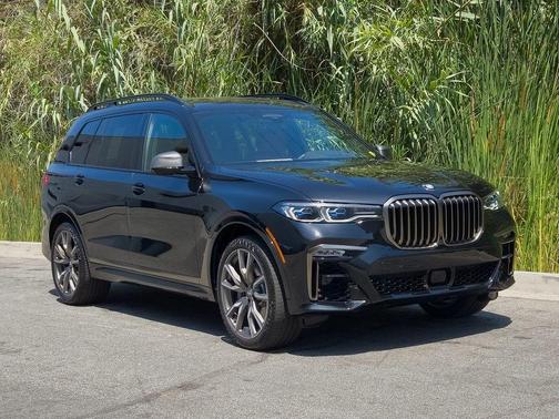 2022 BMW X7 M50i