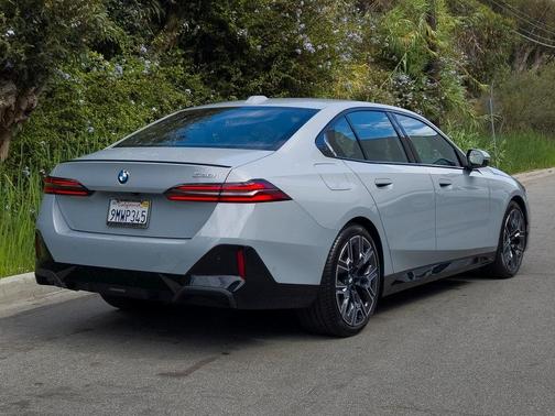 2025 BMW 530 i