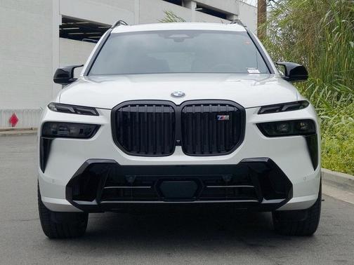 2026 BMW X7 M60i