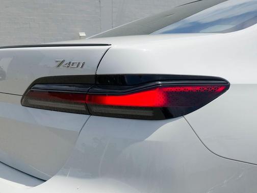 Alpine White 2026 BMW 740 i