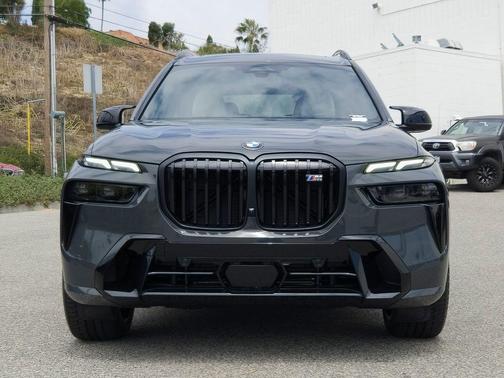 Gray Metallic 2027 BMW X7 M60i