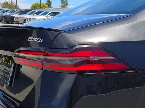 Black Sapphire Metallic 2026 BMW 530 i