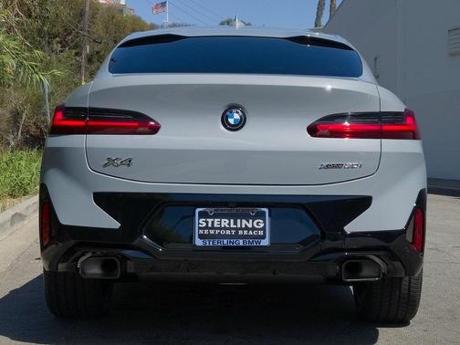 2025 BMW X4 xDrive30i