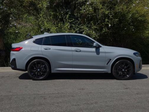 2025 BMW X4 xDrive30i