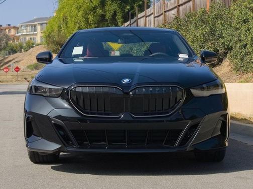 2026 BMW 550e xDrive