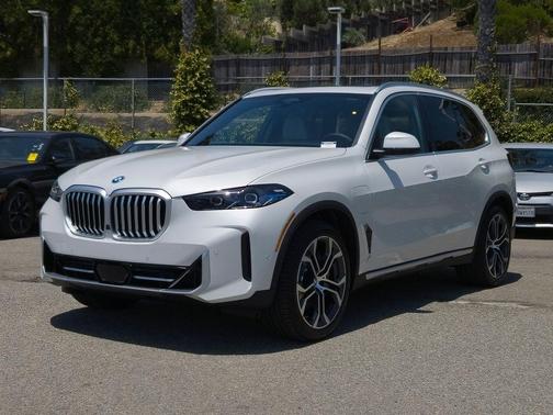 Mineral White Metallic 2026 BMW X5 PHEV xDrive50e