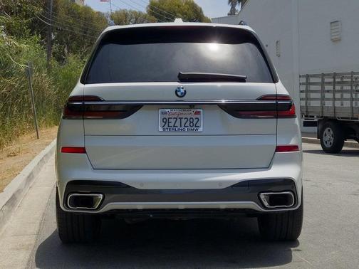 2023 BMW X7 xDrive40i