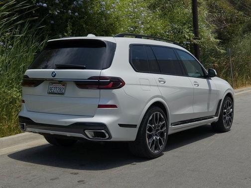 2023 BMW X7 xDrive40i